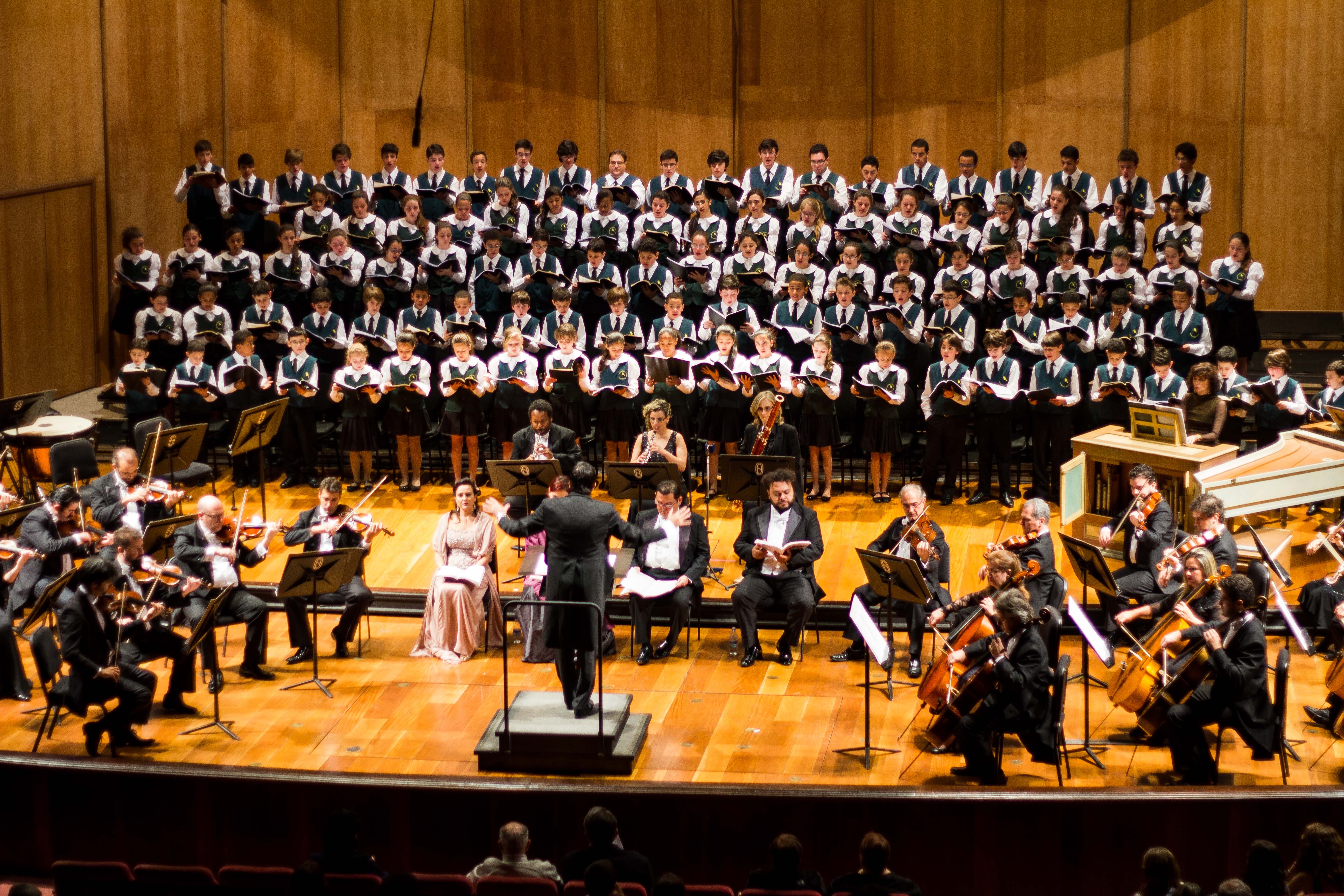 Corais dos Canarinhos voltam a se apresentar com Orquestra Petrobras Sinfônica