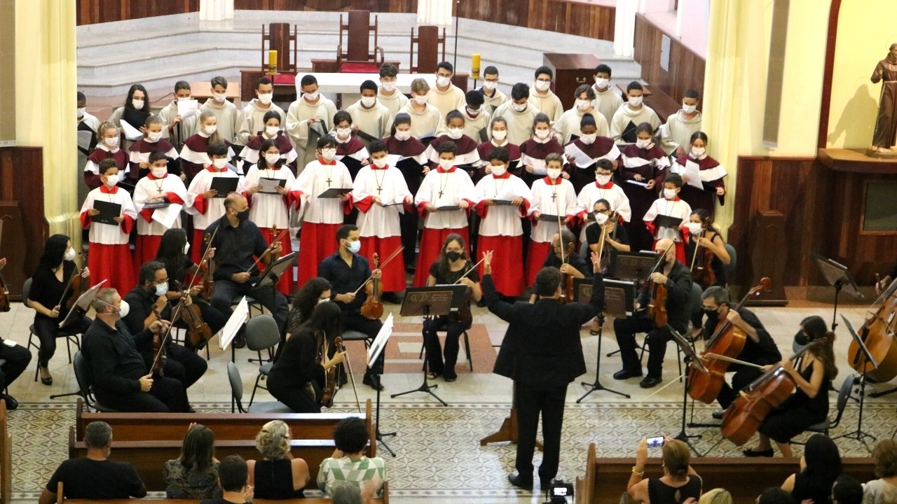 Uma noite de muita música, alegria e esperança no “Concerto por Petrópolis”