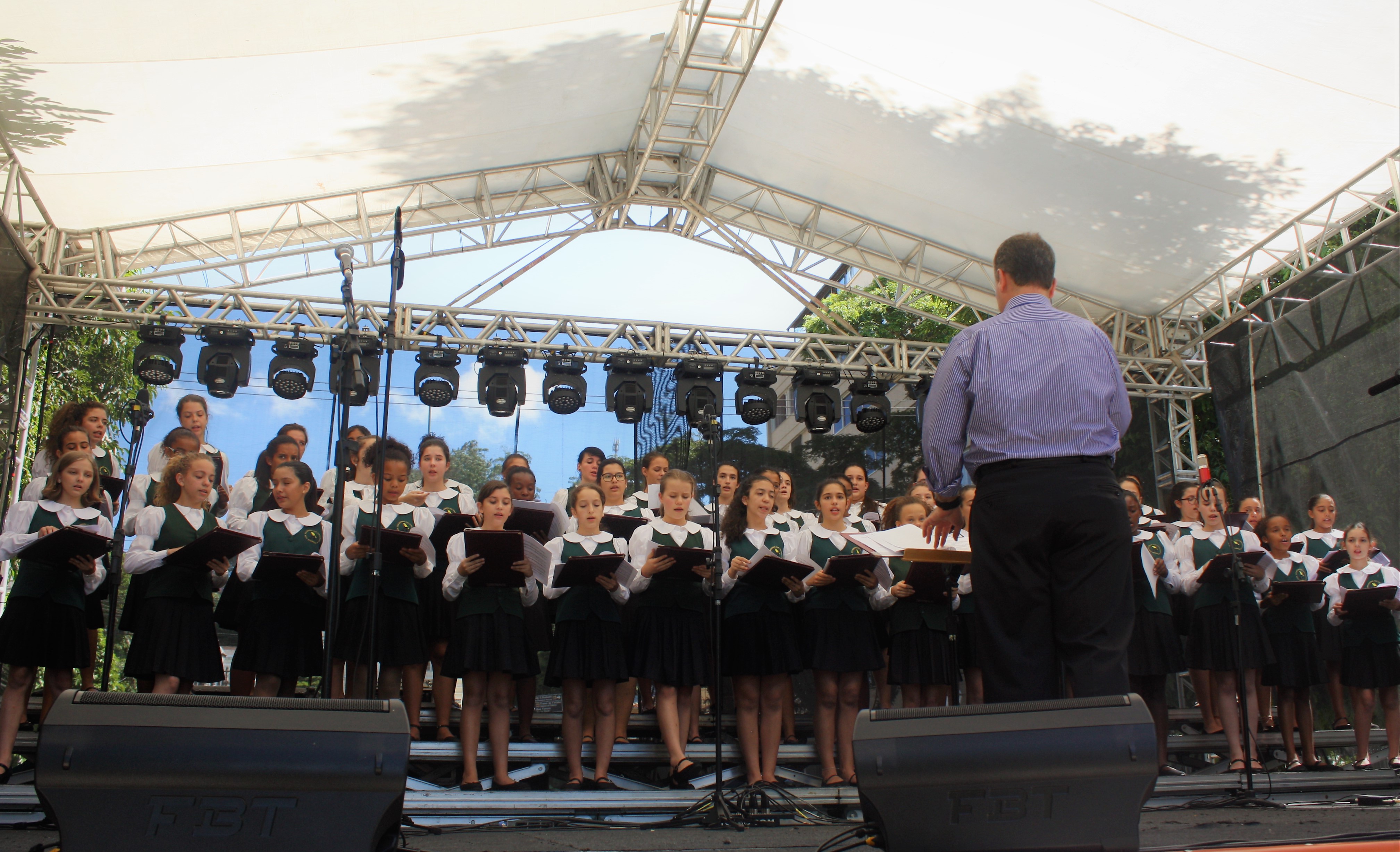 Coral das Meninas dos Canarinhos participa de I Congresso Internacional de Música Sacra