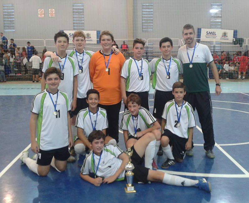 Futsal masculino, campeão na categoria B.