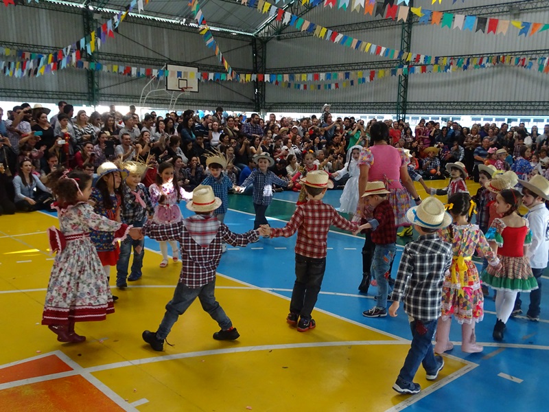 Festa Junina no Bom Jesus Lourdes, em Curitiba (PR).