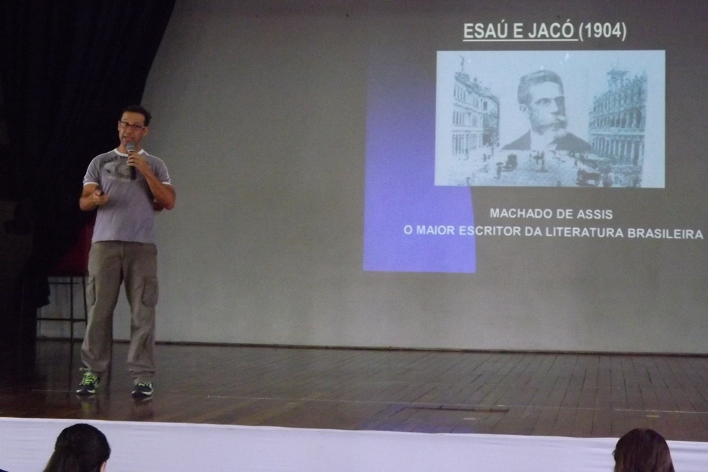 O professor Alessandro Castro falou sobre a obra Esaú e Jacó, de Machado de Assis.