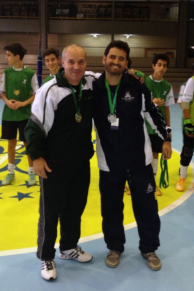 Equipe de futsal masculino do Bom Jesus nos Jogos Escolares de Curitiba.